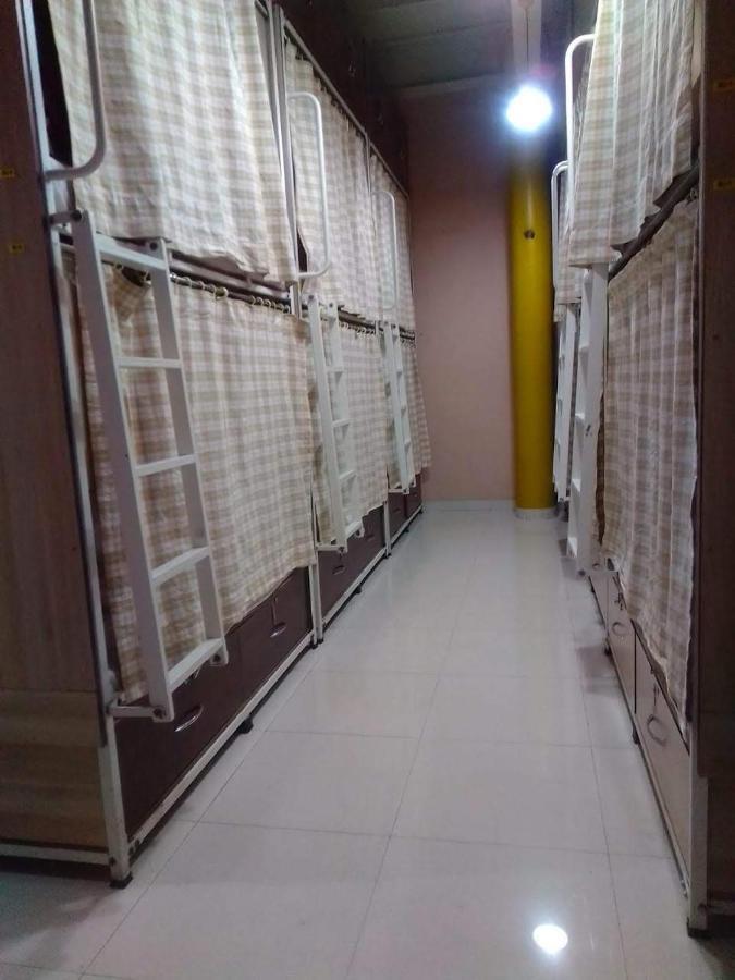Abuzz Sewri Hostel Mumbai Exterior foto